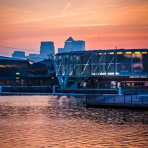 https://austin-david-apartments-royal-victoria.brighton-hotels-england.com