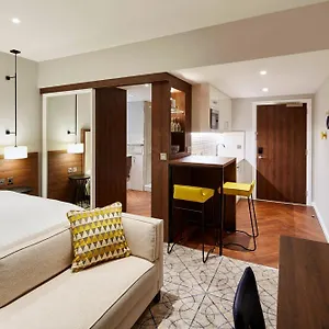 By Marriott 4*, Aberdeen Reino Unido