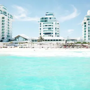 https://oleo-cancun-playa.quintano-roohotels.com
